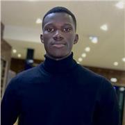 Titulaire d’une licence langues étrangères appliquées, option Anglais